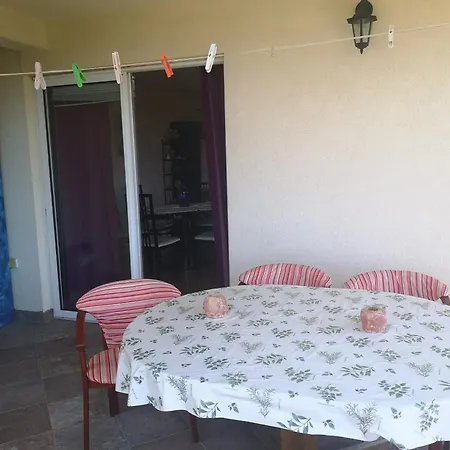 Apartmán Comfortable In Makarska, 80 M², Sea View And Terrace