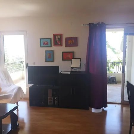 Apartmán Comfortable In Makarska, 80 M², Sea View And Terrace