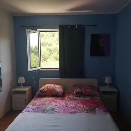 Apartmán Comfortable In Makarska, 80 M², Sea View And Terrace Makarská