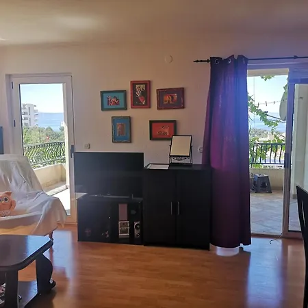 Comfortable In Makarska, 80 M², Sea View And Terrace * Makarská