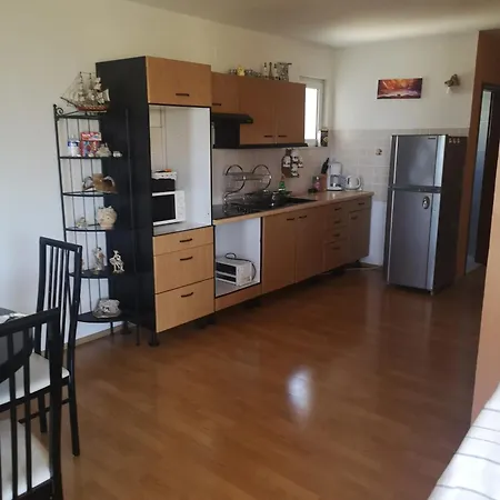 Comfortable In Makarska, 80 M², Sea View And Terrace Makarská