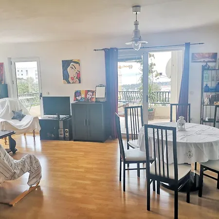 Apartmán Comfortable In Makarska, 80 M², Sea View And Terrace
