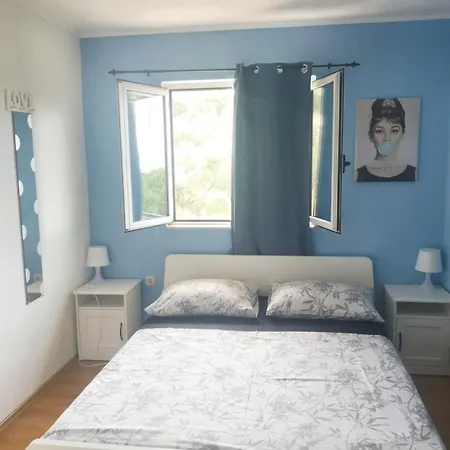 Comfortable In Makarska, 80 M², Sea View And Terrace Makarská