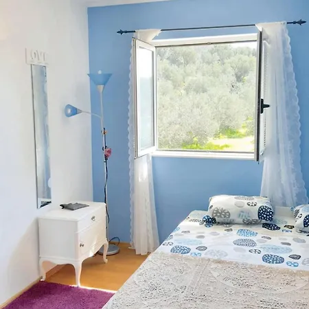 Comfortable In Makarska, 80 M², Sea View And Terrace Apartmán