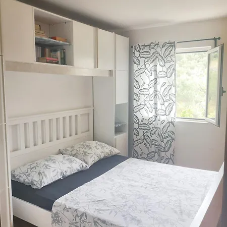 Apartmán Comfortable In Makarska, 80 M², Sea View And Terrace