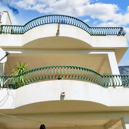 Apartmán Comfortable In Makarska, 80 M², Sea View And Terrace *